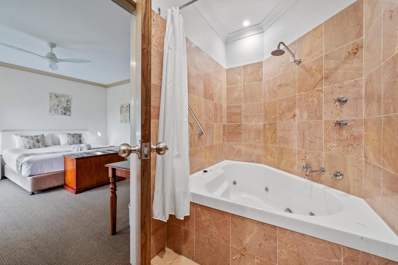 Oasis Inn Ulladulla - Welcoming Guests 18 Years And Older Exterior photo