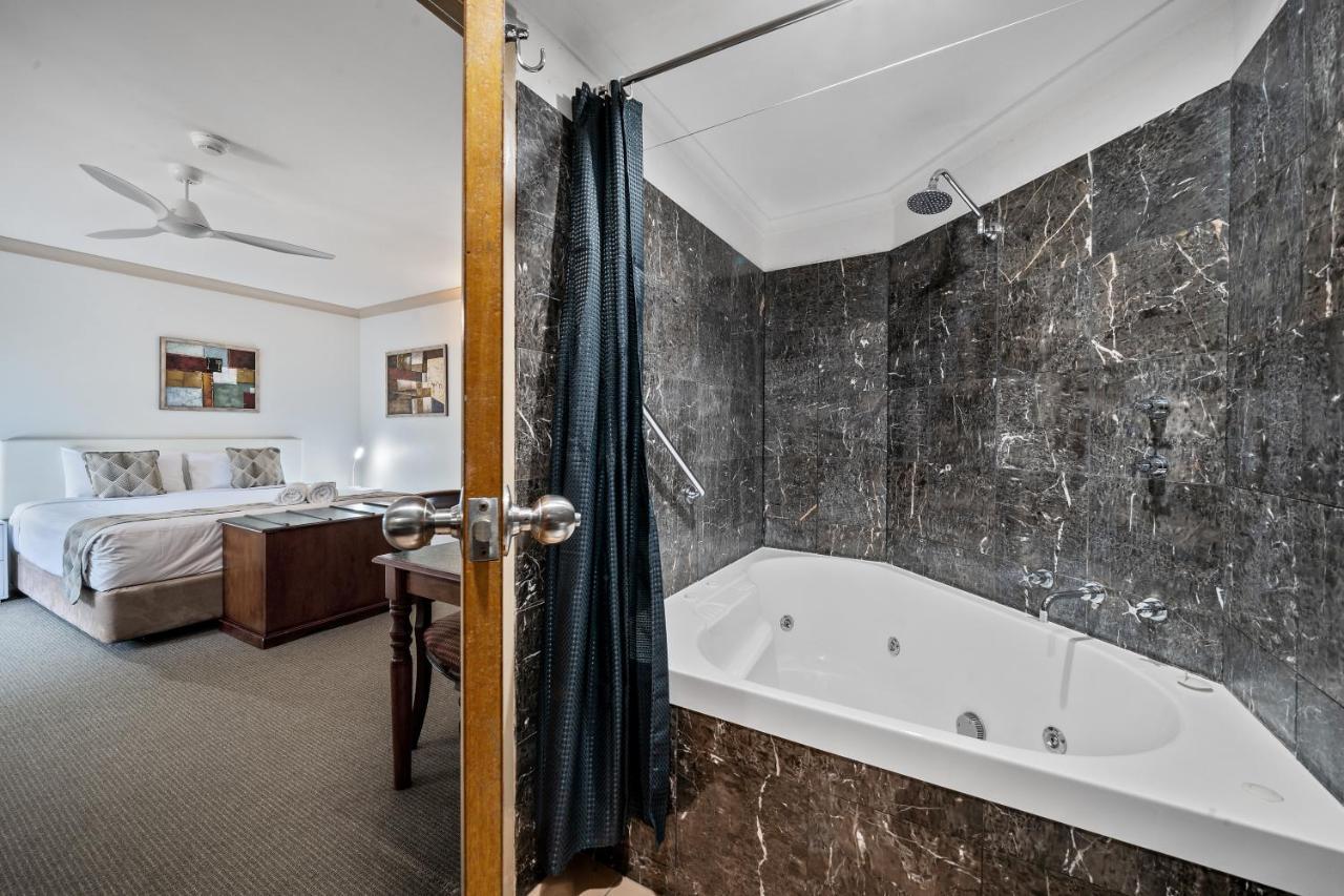 Oasis Inn Ulladulla - Welcoming Guests 18 Years And Older Exterior photo