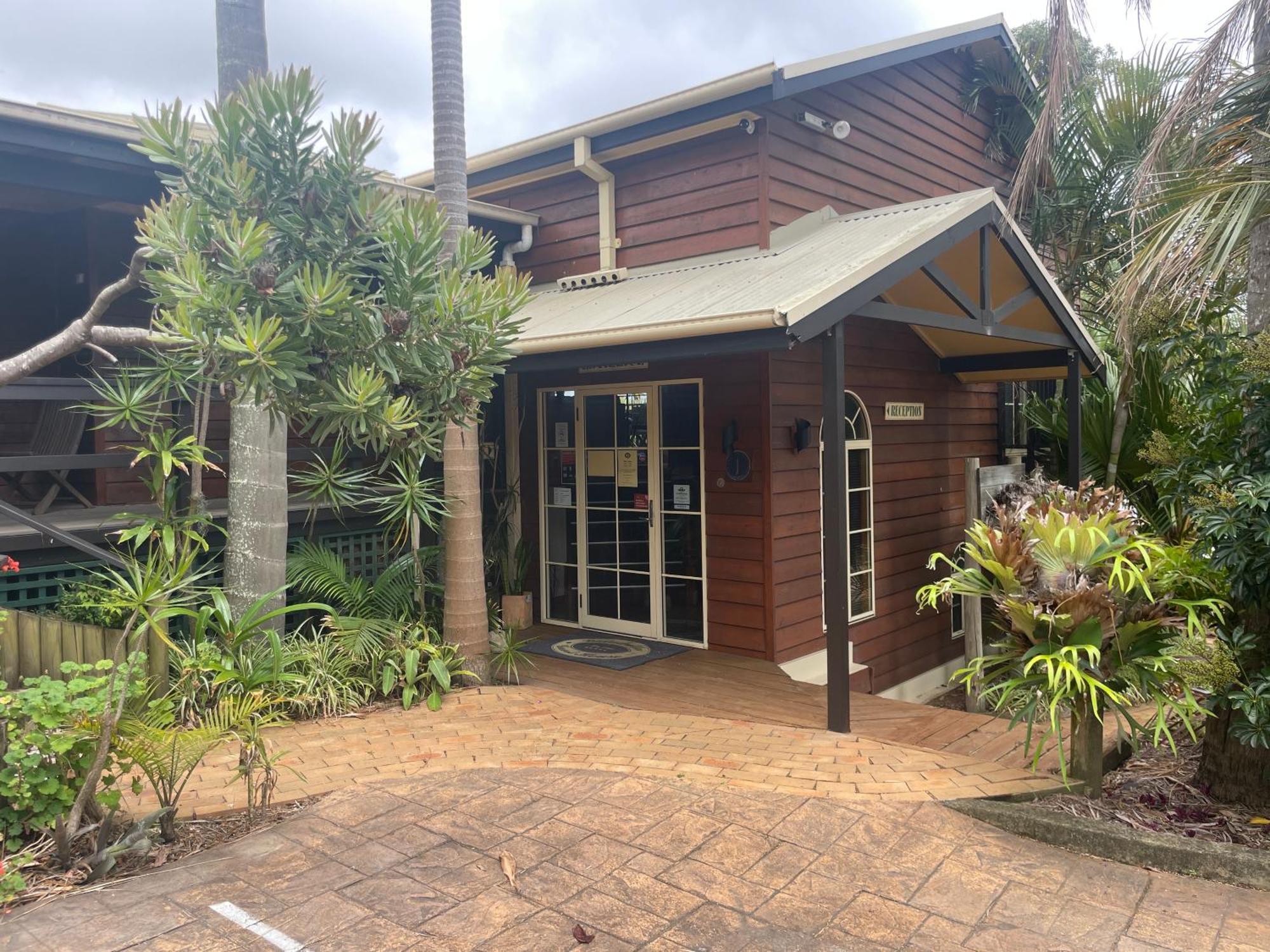 Oasis Inn Ulladulla - Welcoming Guests 18 Years And Older Exterior photo