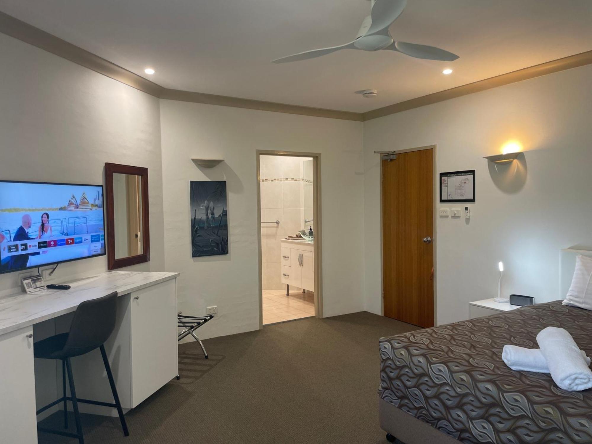 Oasis Inn Ulladulla - Welcoming Guests 18 Years And Older Exterior photo