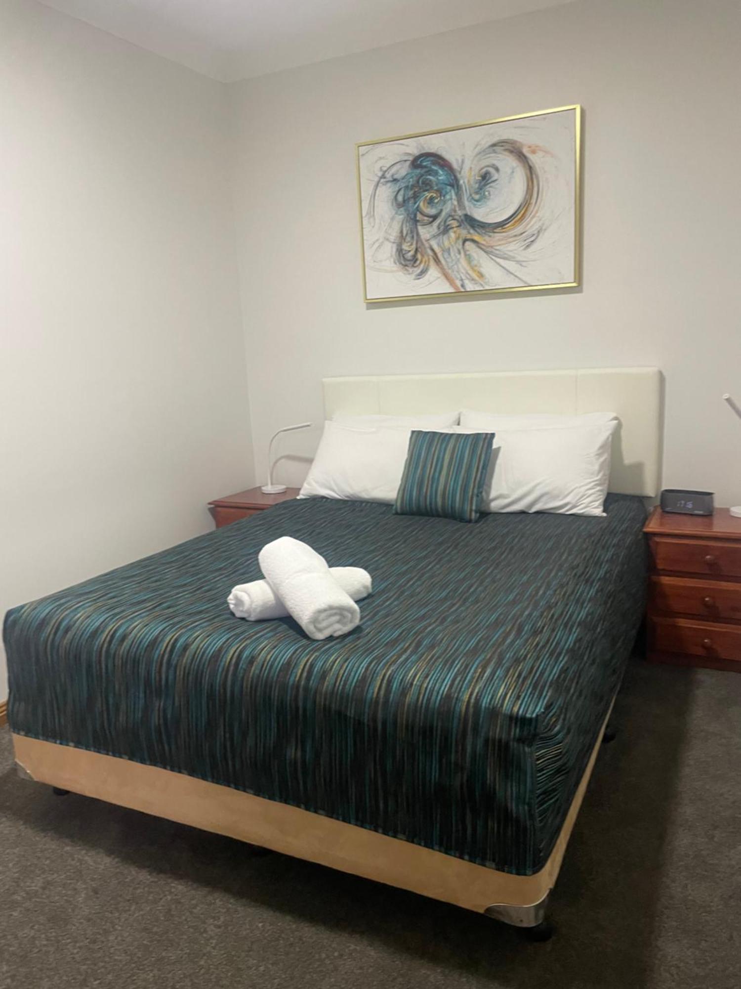 Oasis Inn Ulladulla - Welcoming Guests 18 Years And Older Exterior photo