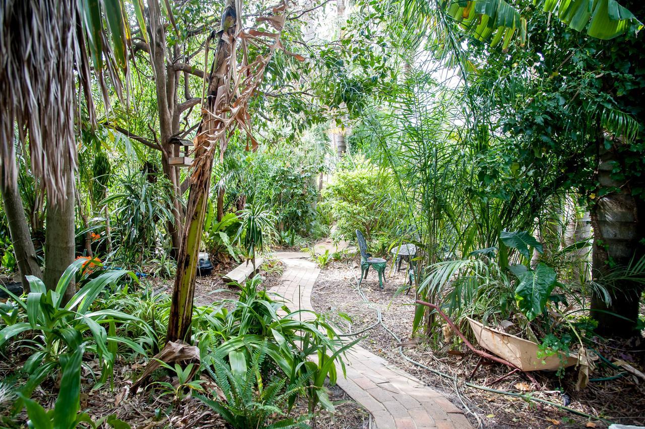 Oasis Inn Ulladulla - Welcoming Guests 18 Years And Older Exterior photo
